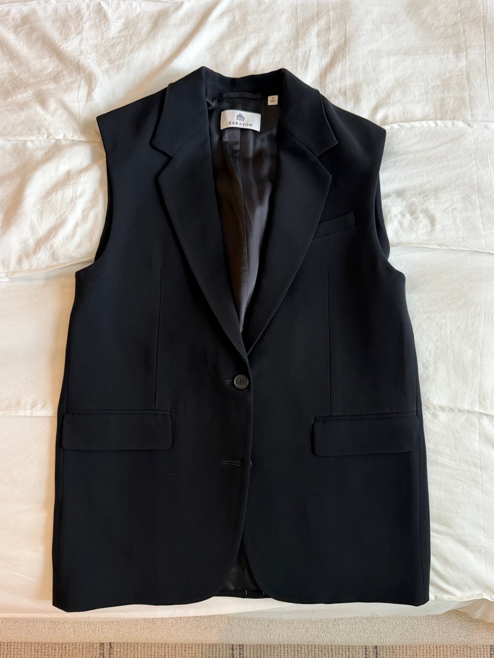 Aritzia Sleeveless Blazer